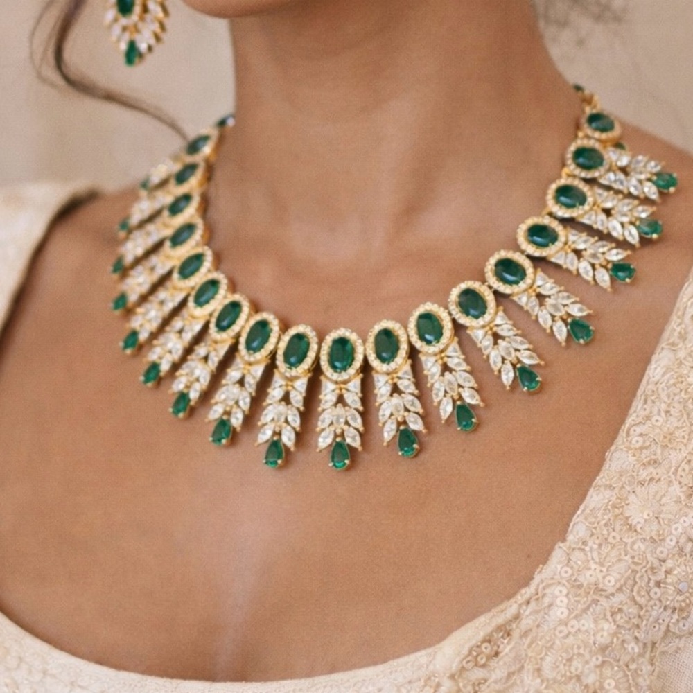 Good quality Emerald necklace set